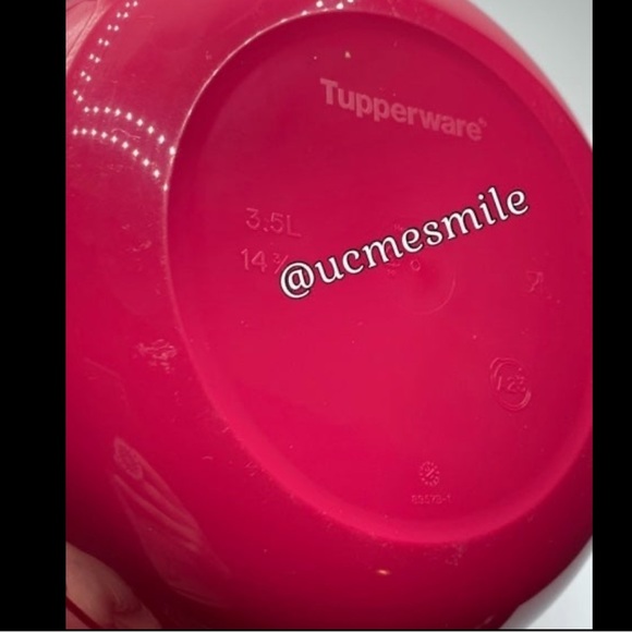 Tupperware Ultimate Mixing Bowls Set of (3) with Lids - Picture 8 of 13